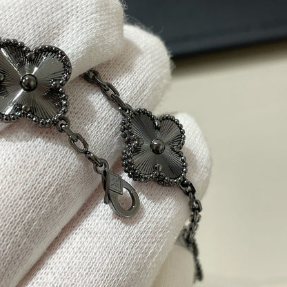 [Violet JW]CLOVER 5 MOTIF BLACK BRACELET