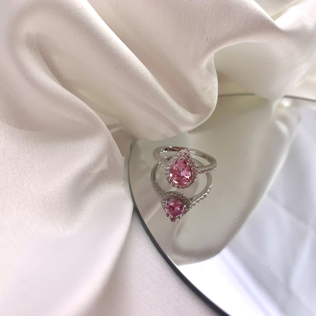 [Baslove] 1,0 Karat luxuriöser, prächtiger Ehering in Wassertropfenform