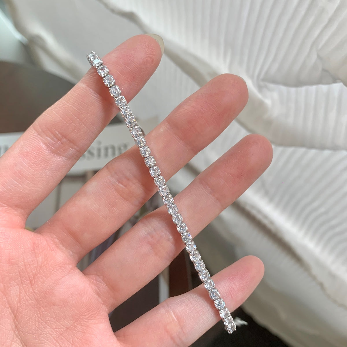 [Violet JW]Sparkling Round Cut Daily Bracelet