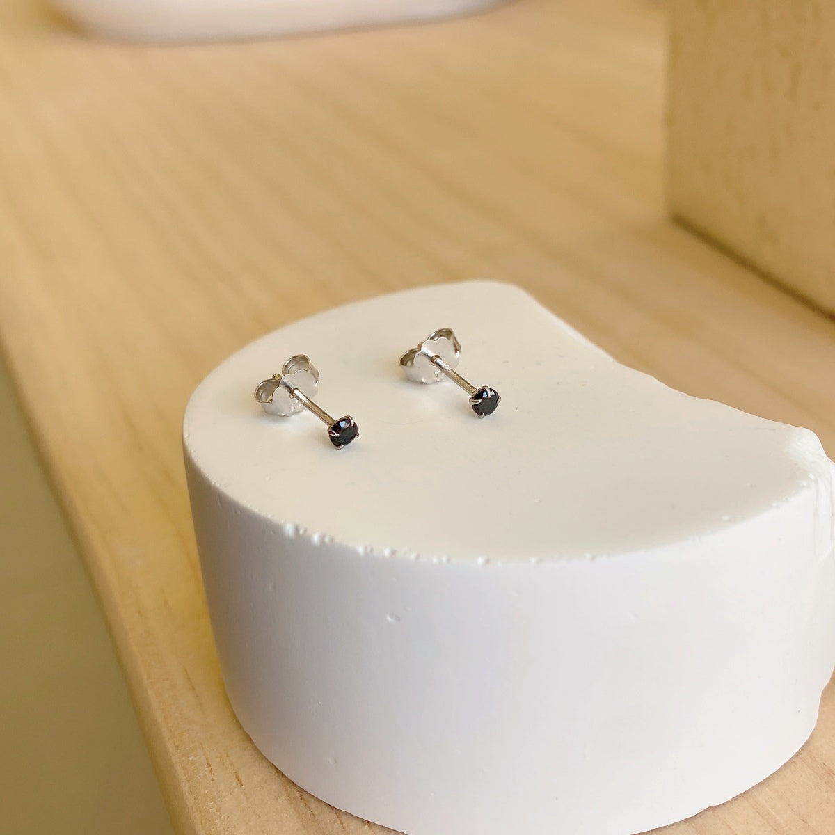 [Violet JW]Delicate Solitaire Earrings