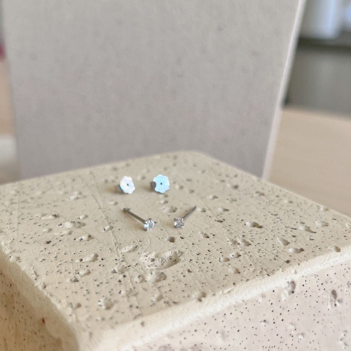[Violet JW]Delicate Solitaire Earrings