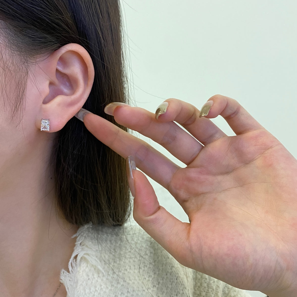 [Baslove]Stilvolle glänzende rechteckige Ohrstecker mit Mittelstein