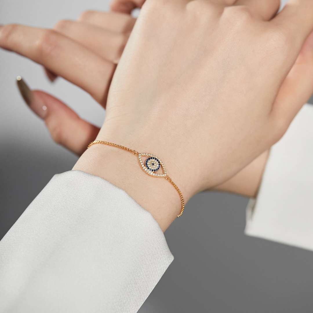 [Baslove]まばゆいアイシェイプネックレス