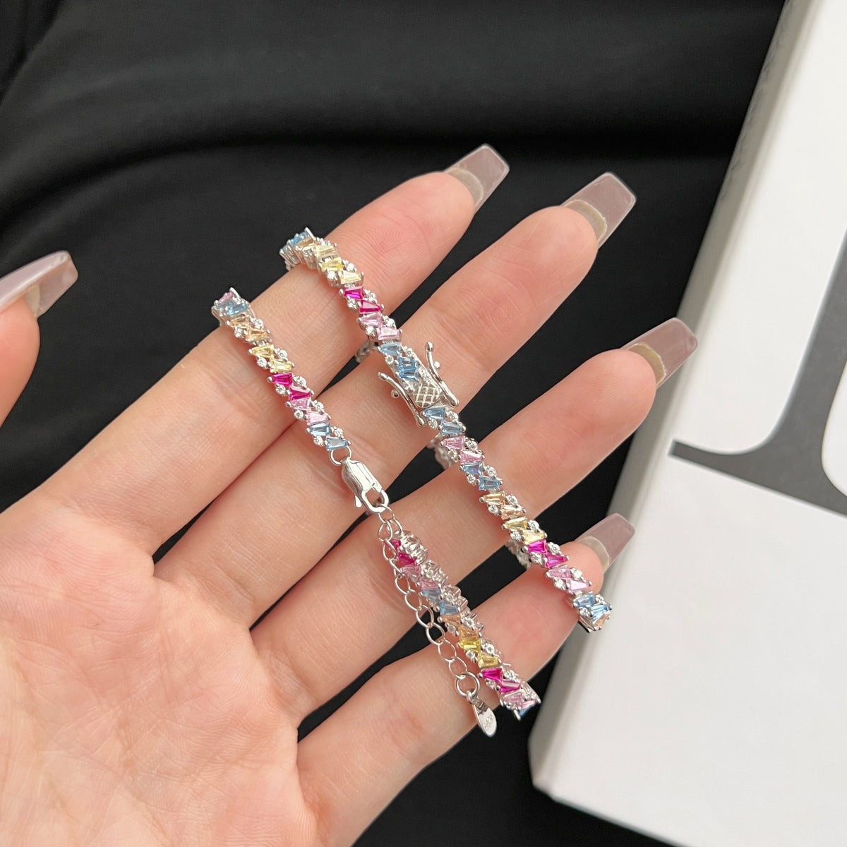 [Violet JW]Ornate Sparkling Multi Cut Party Bracelet
