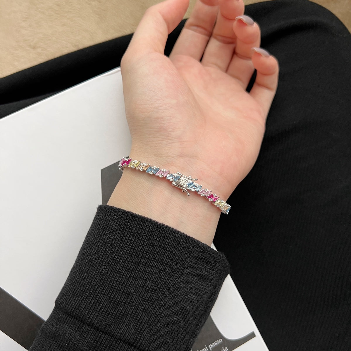 [Violet JW]Ornate Sparkling Multi Cut Party Bracelet