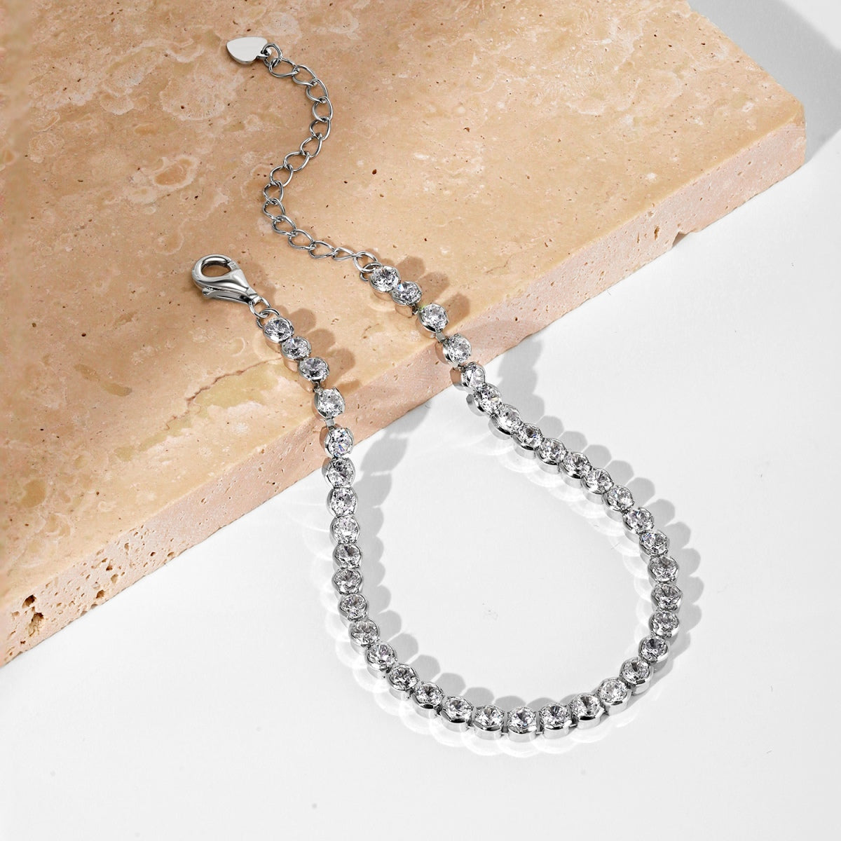 [Baslove]Schillerndes funkelndes Armband für den Alltag im Rundschliff