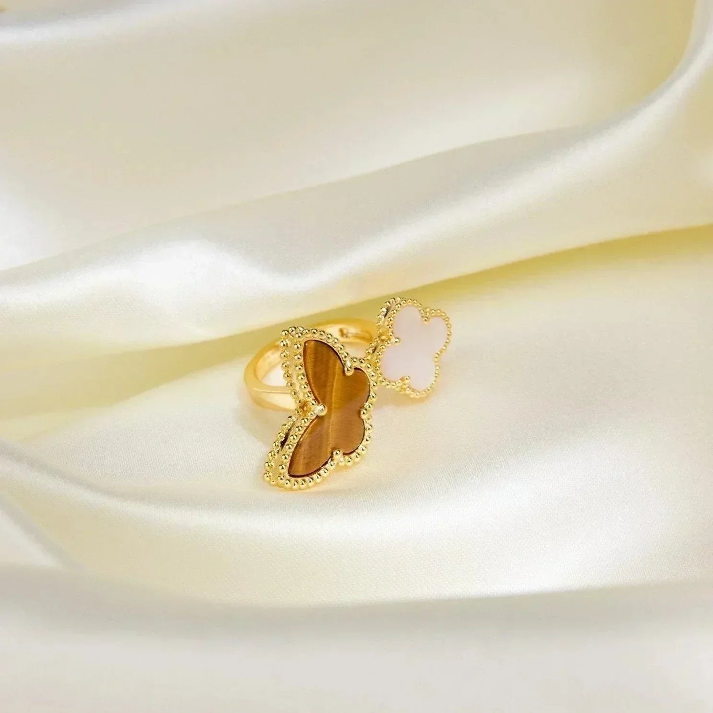 [Violet JW]LUCKY BETWEEN THE FINGER RING