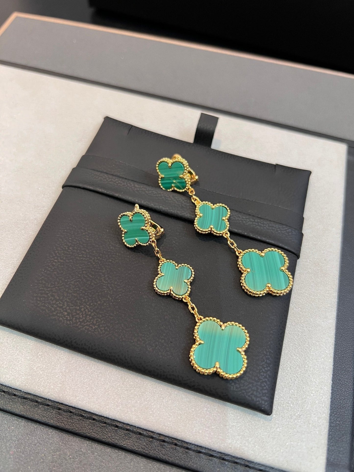 [Violet JW]CLOVER MALACHITE 3 MOTIFS GOLD