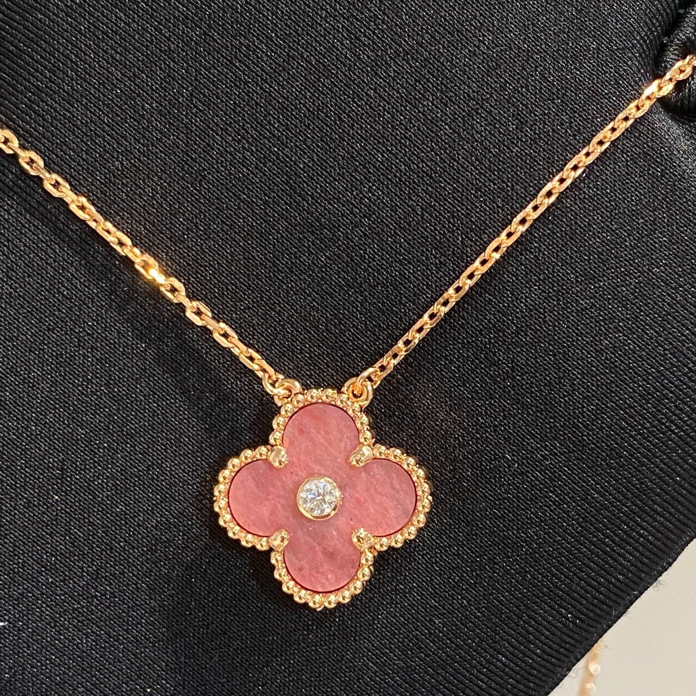 [Violet JW]CLOVER 15MM DIAMOND RHODONITE NECKLACE