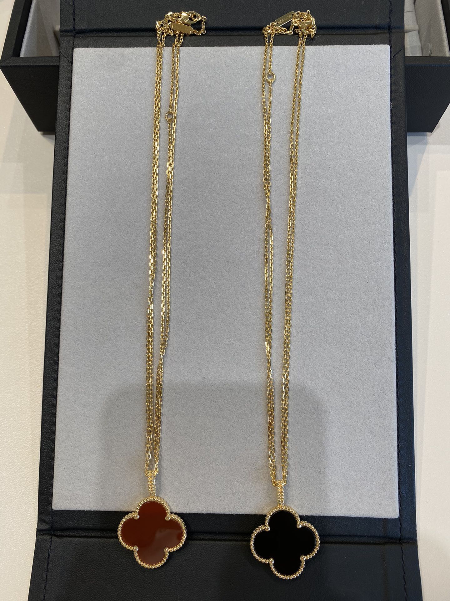 [Violet JW]CLOVER 25MM NECKLACE GOLD CARNELIAN
