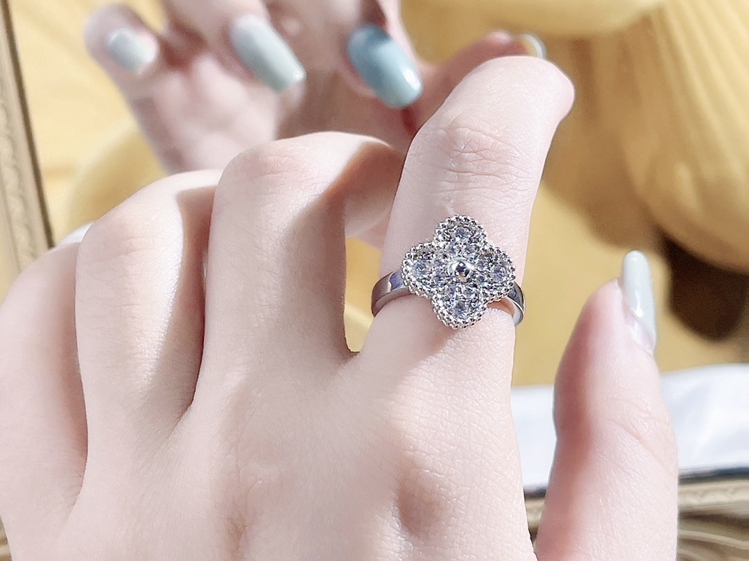 [Violet JW]CLOVER DIAMOND RING