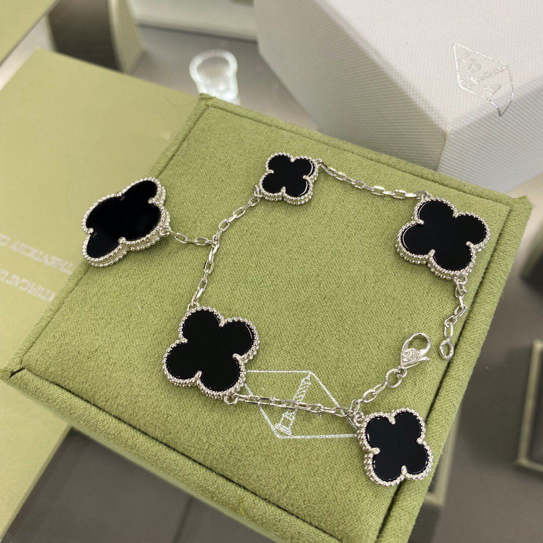 [Violet JW]CLOVER 5 MOTIFS SIVLER ONYX BRACELET