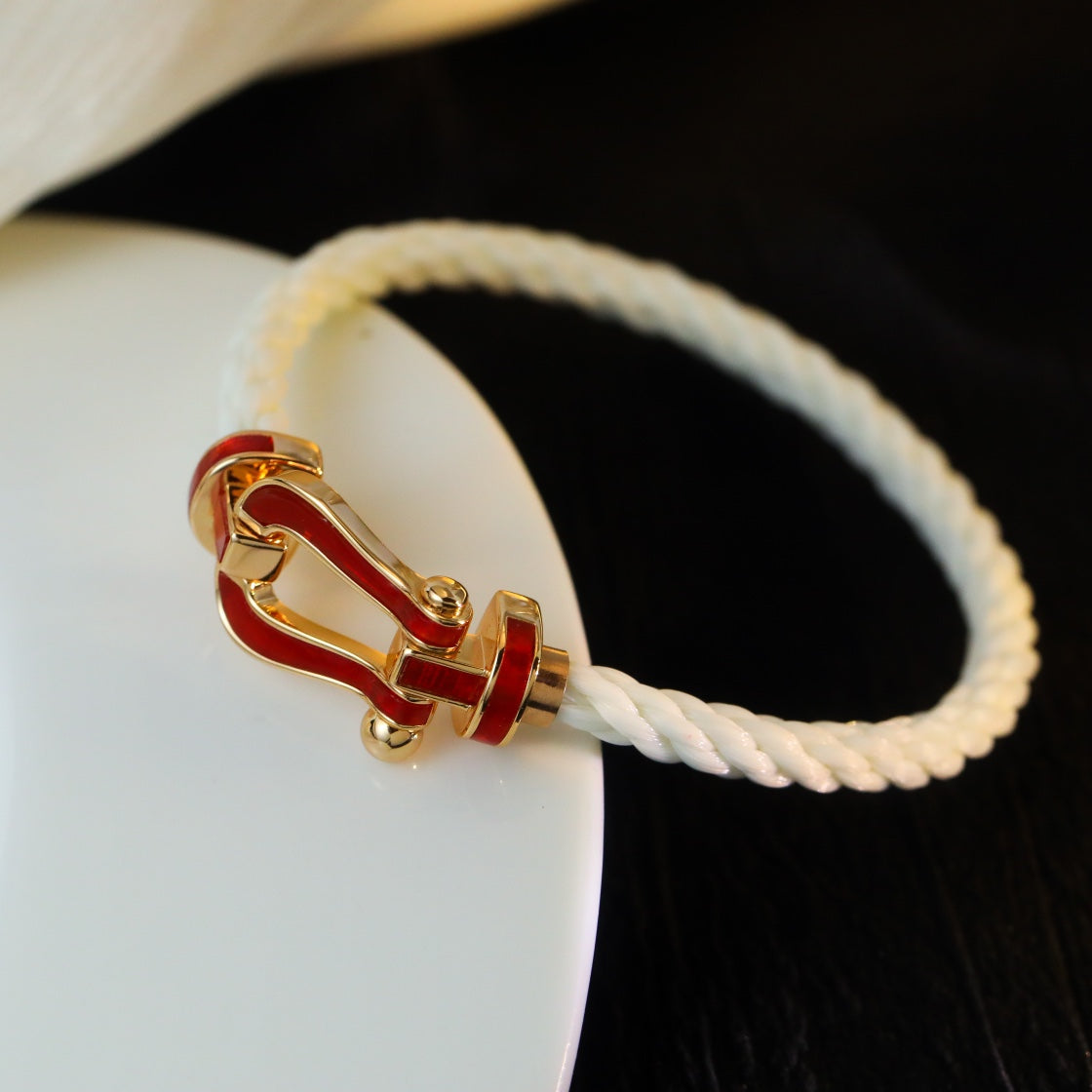 [Baslove]フォース10 ホワイトテキスタイル ダイヤモンドパヴェ