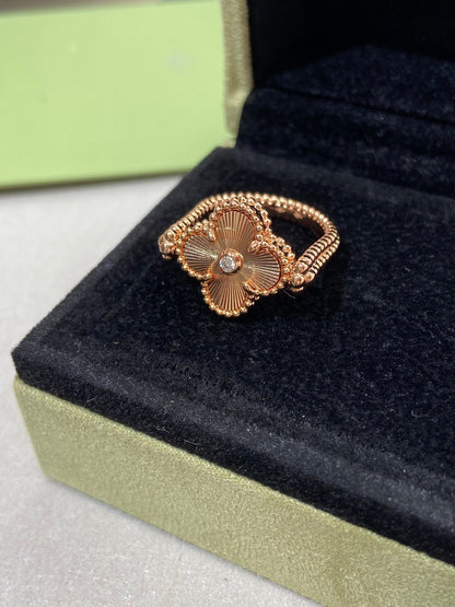 [Baslove] RING AUS ROSÉGOLD „CLOVER RIVERSIBLE“