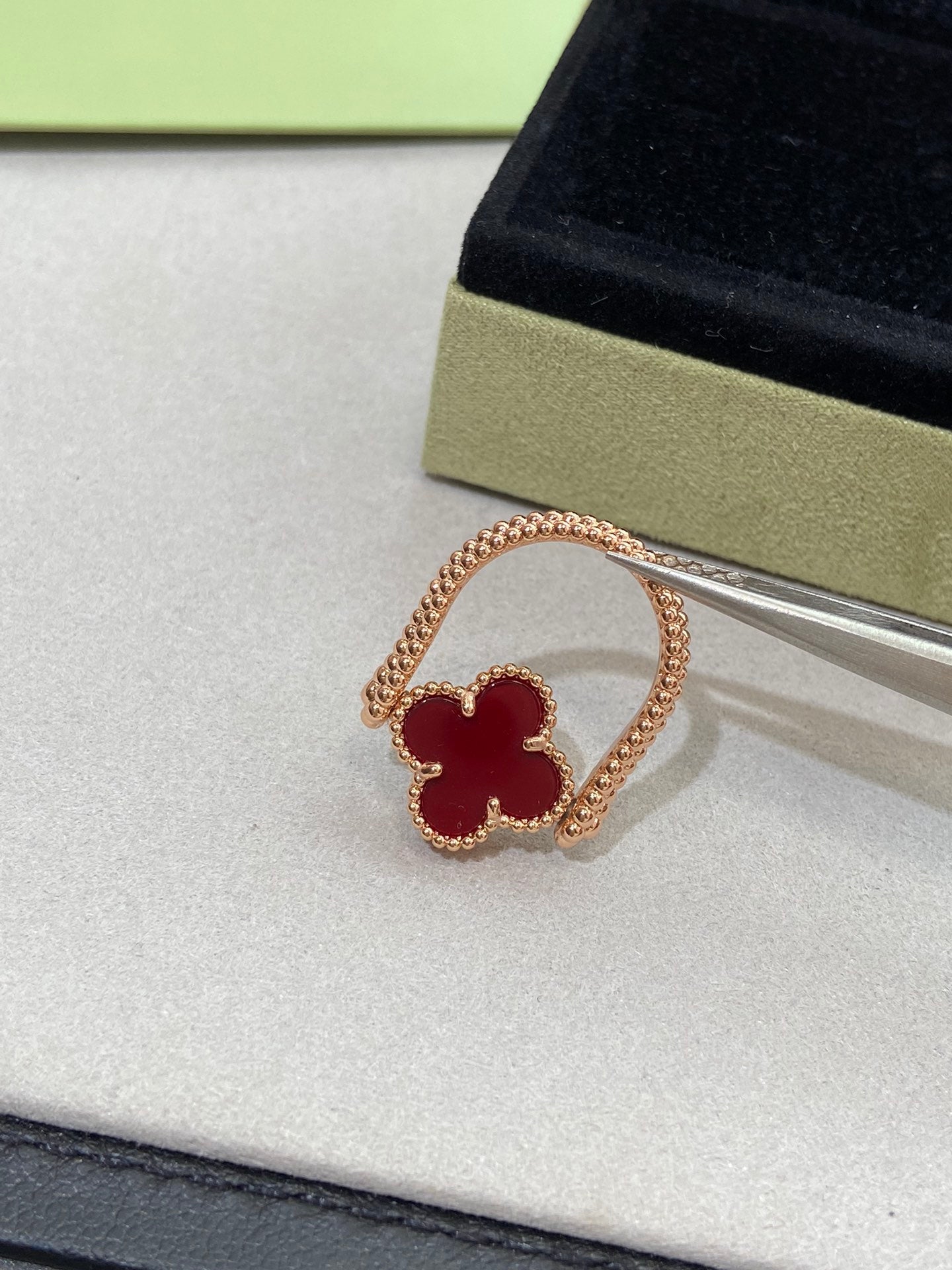 [Baslove] RING AUS ROSÉGOLD „CLOVER RIVERSIBLE“