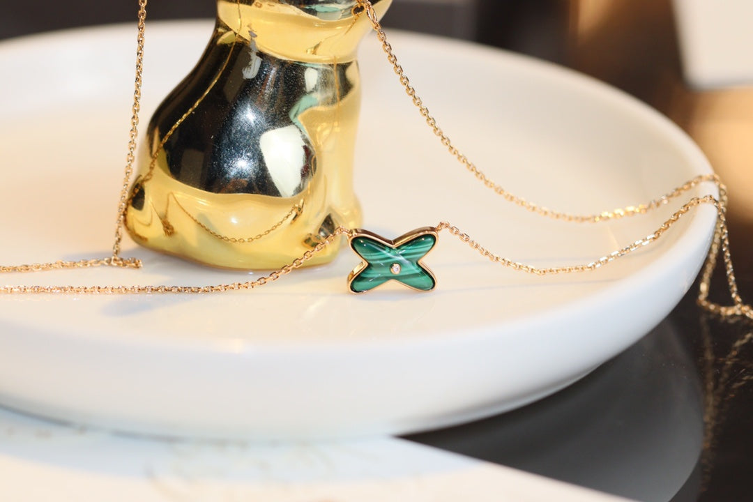 [Baslove]JEUX マラカイト 1ダイヤモンド ピンクゴールドネックレス