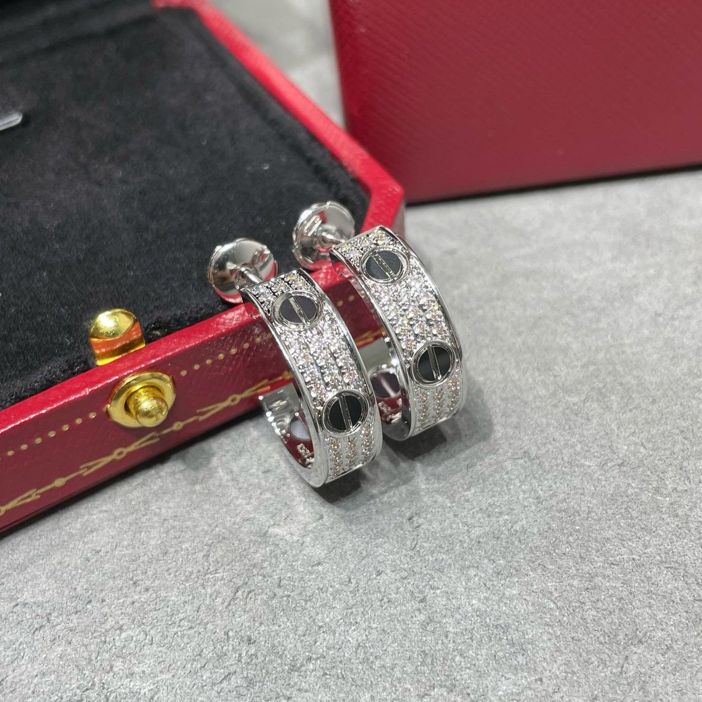 [Violet JW]LOVE CERAMIC DIAMOND PAVED SILVER EARRINGS