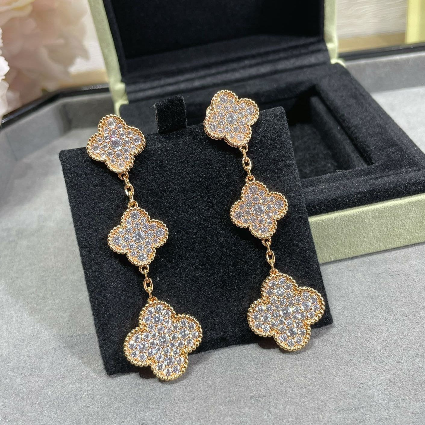 [Violet JW]CLOVER 3 MOTIFS DIAMOND PAVED ROSE GOLD EARRINGS