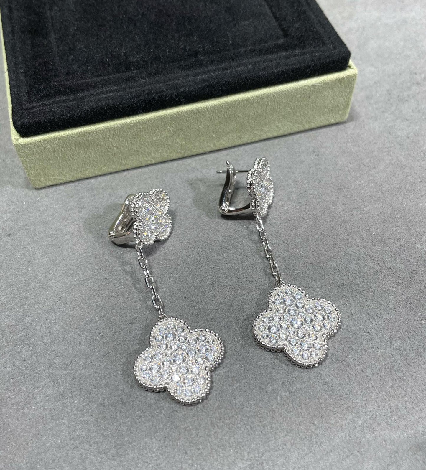 [Violet JW]CLOVER 2 MOTIFS DIAMOND PAVED SILVER EARRINGS