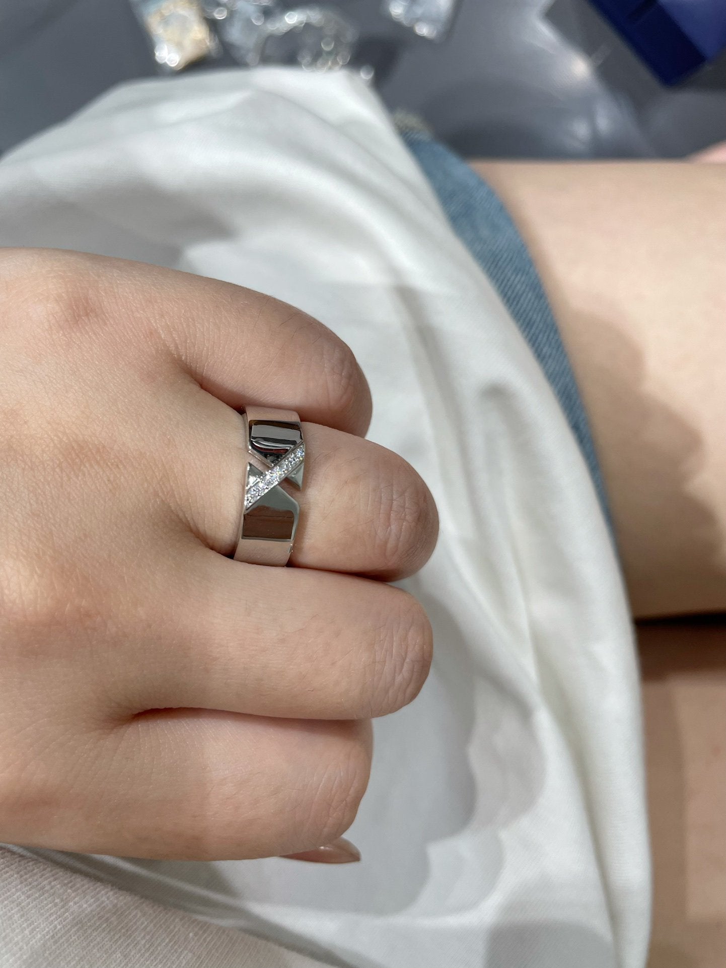 [Baslove]LIENS EVIDENCE DIAMOND RING