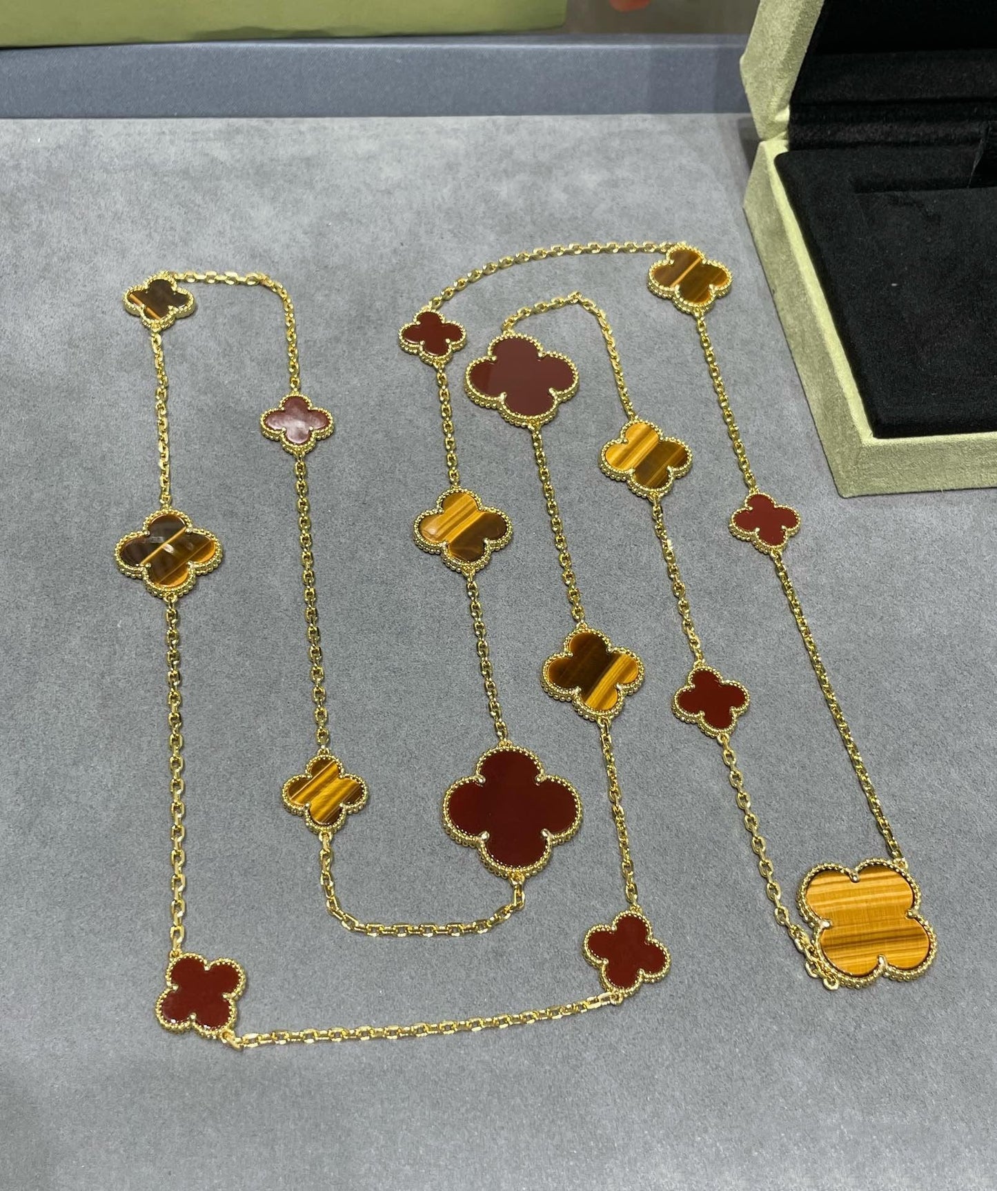 [Violet JW]CLOVER 16 MOTIF CARNELIAN TIGER EYE ROSE GOLD NECKLACE