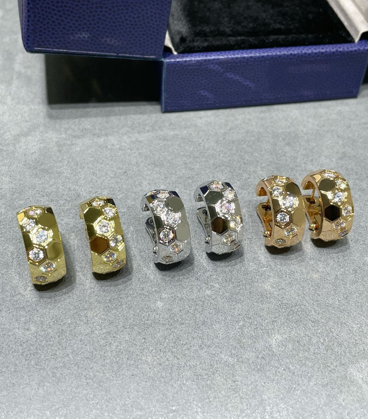 [Violet JW]BEE LOVE DIAMOND HOOP EARRINGS