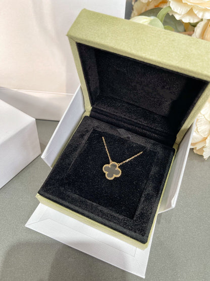 [Violet JW]CLOVER ROCK CRYSTAL ROSE GOLD NECKLACE