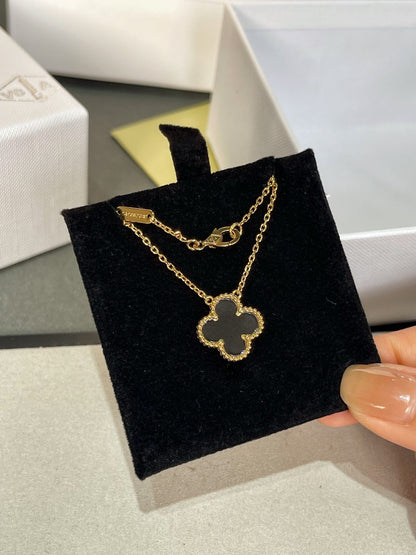 [Violet JW]CLOVER ROCK CRYSTAL ROSE GOLD NECKLACE