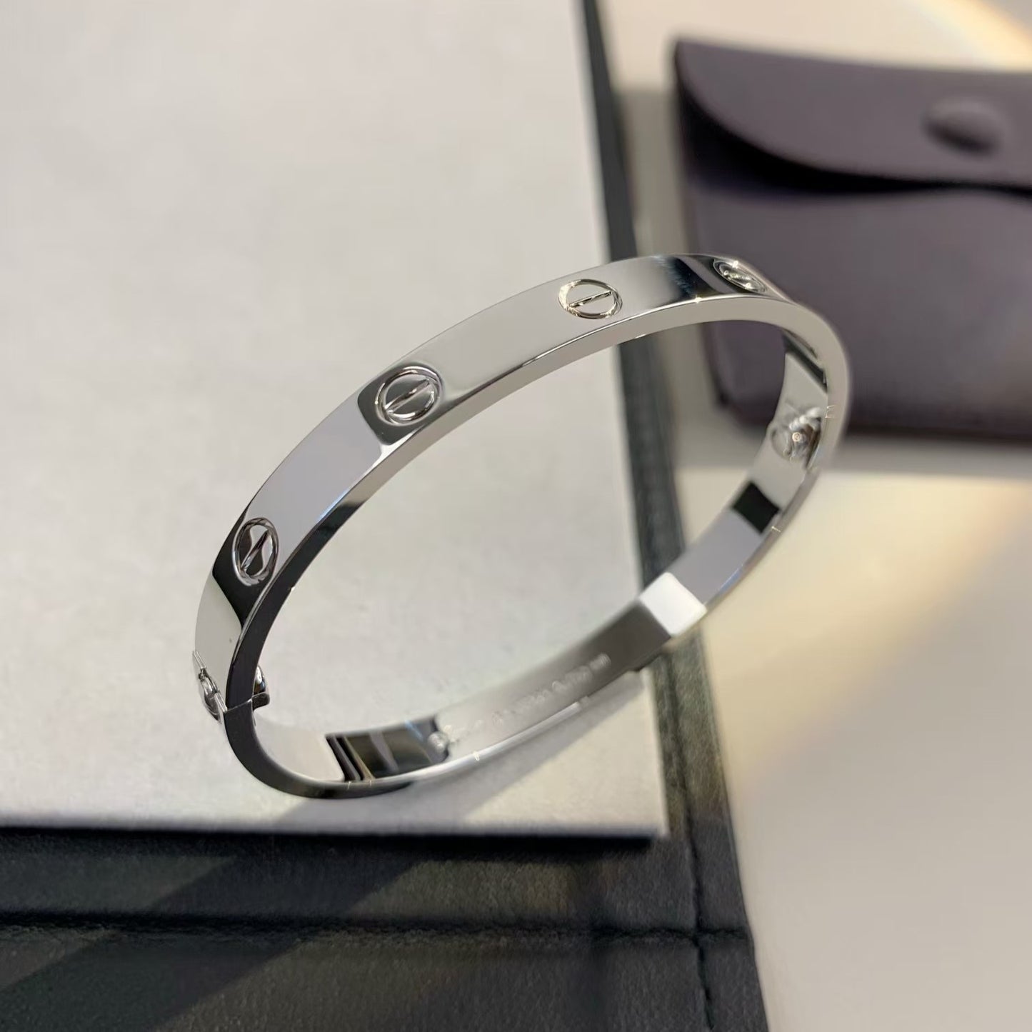 [Baslove] LIEBE ARMBAND 6,1 MM 