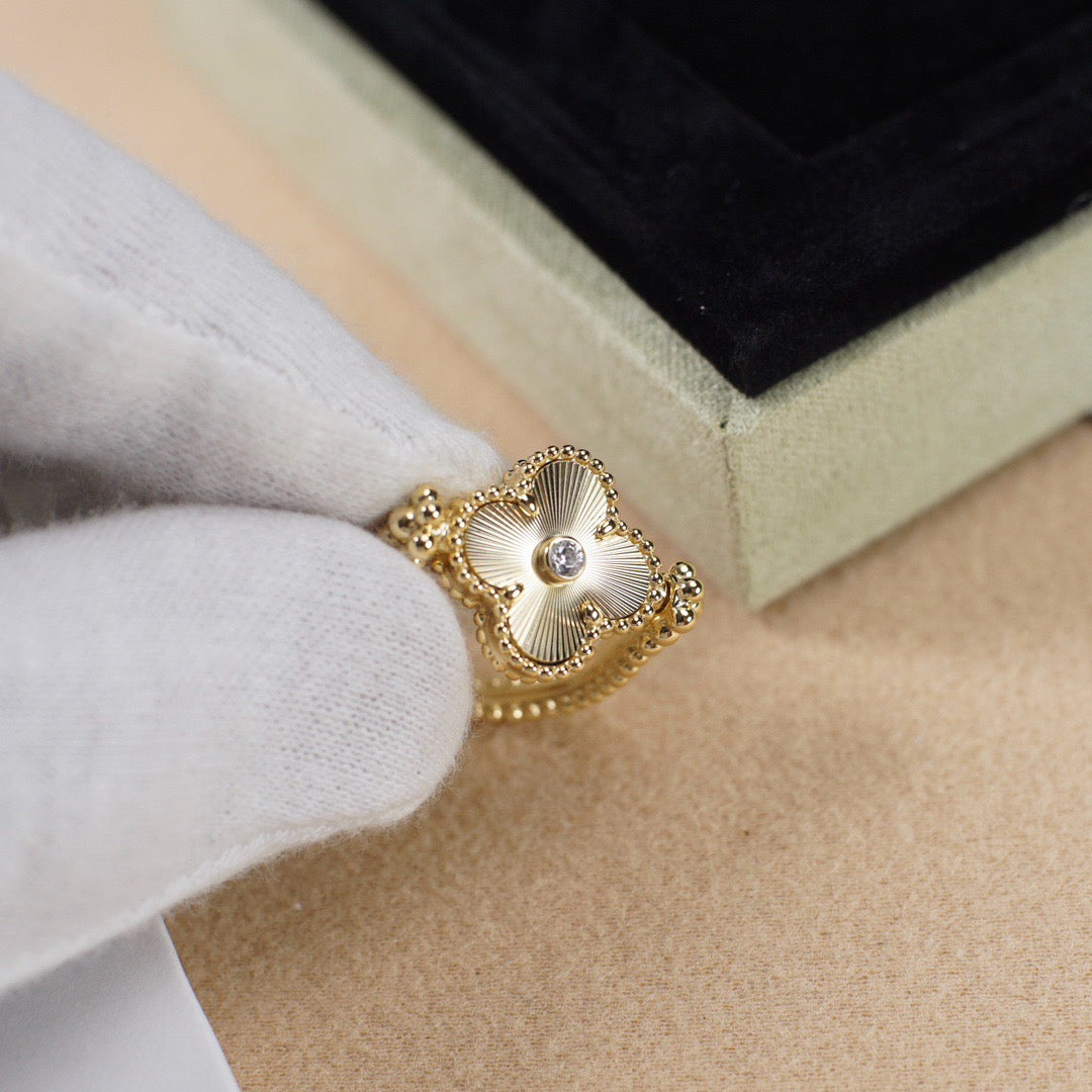 [Baslove] RING AUS ROSÉGOLD „CLOVER RIVERSIBLE“