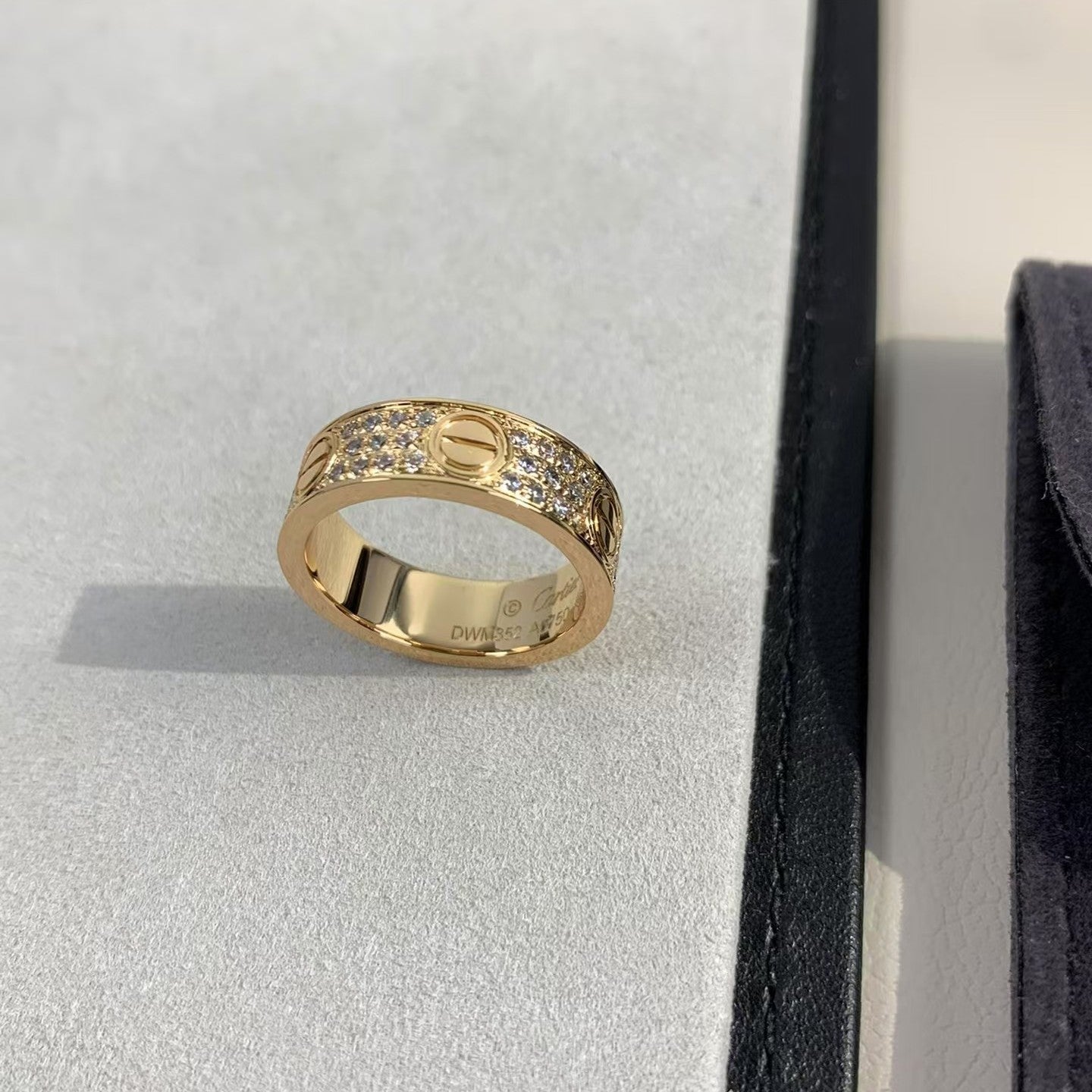 [Baslove] LIEBESRING 5,5 MM MIT DIAMANTEN GEPAPERT