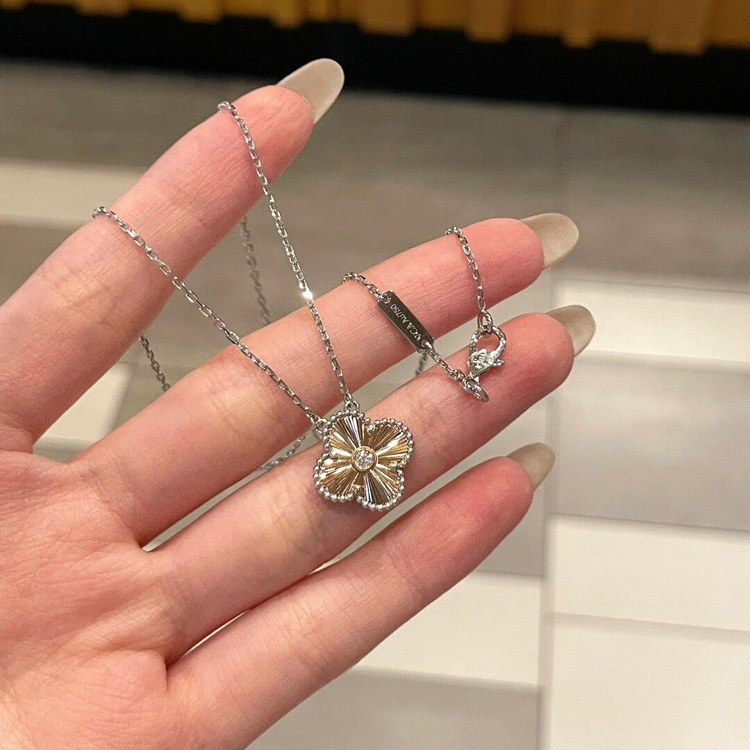 [Aurora]CLOVER 15MM DIAMOND LASER NECKLACE- CHRISTMAS 2024 SPECIAL EDITION