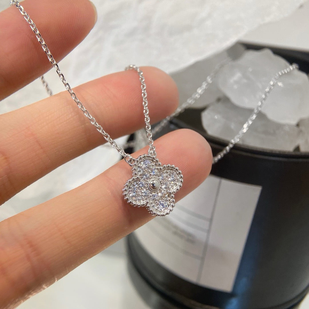 [Violet JW]CLOVER 15MM DIAMOND SINGLE FLOWER NECKLACE