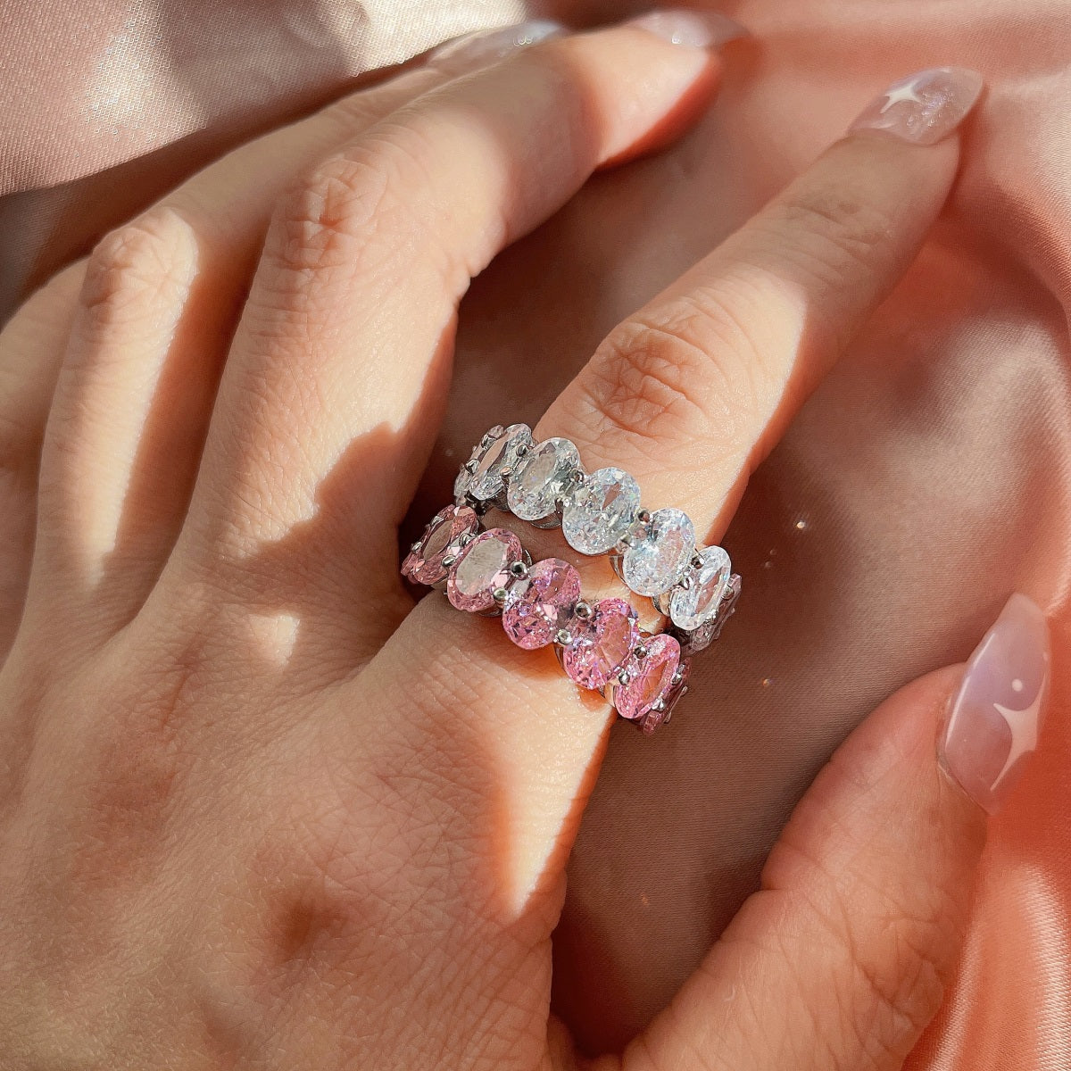 [Baslove]Zierlicher, länglicher Tennisring im Kissenschliff