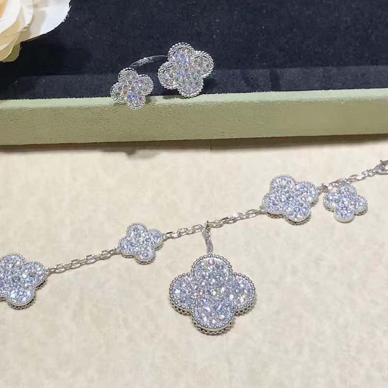 [Violet JW]CLOVER 6 MOTIFS SILVER DIAMOND BRACELET