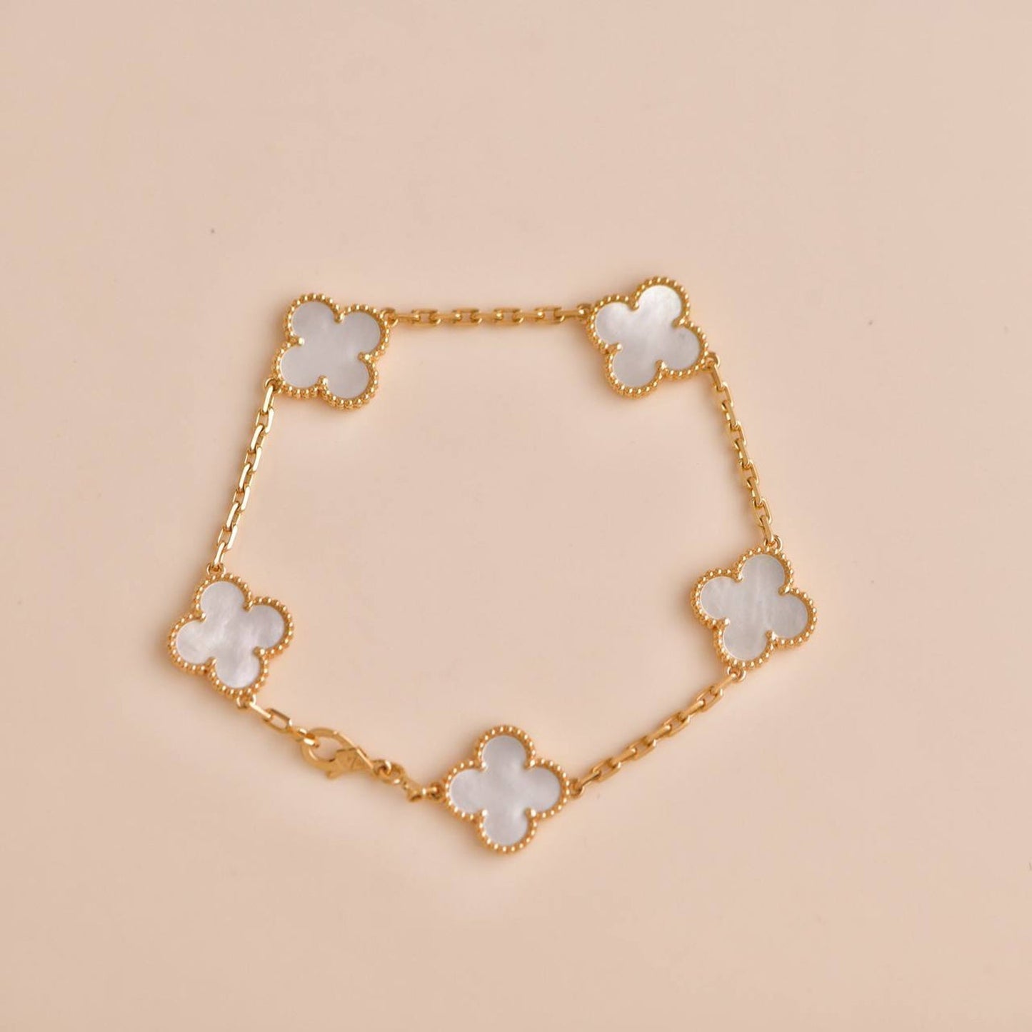 [Violet JW]CLOVER  5 MOTIF WHITE MOP BRACELET