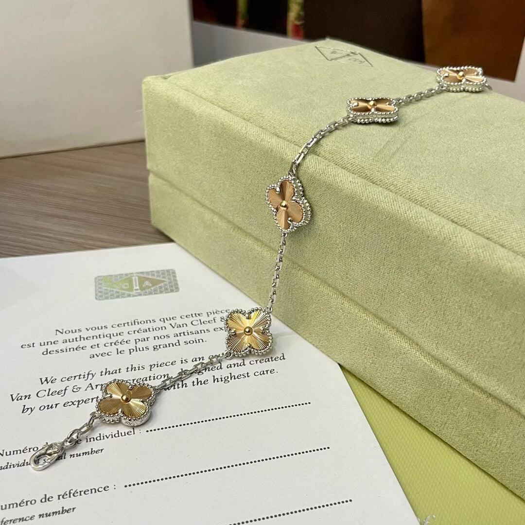 [Violet JW]CLOVER  5 MOTIFS  CHRISTMAS LIMITED EDITION BRACELET