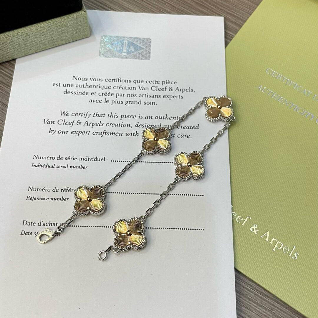 [Violet JW]CLOVER  5 MOTIFS  CHRISTMAS LIMITED EDITION BRACELET