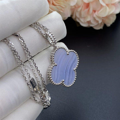 [Violet JW]CLOVER SILVER CHALCEDONY BIG CLOVER NECKLACE