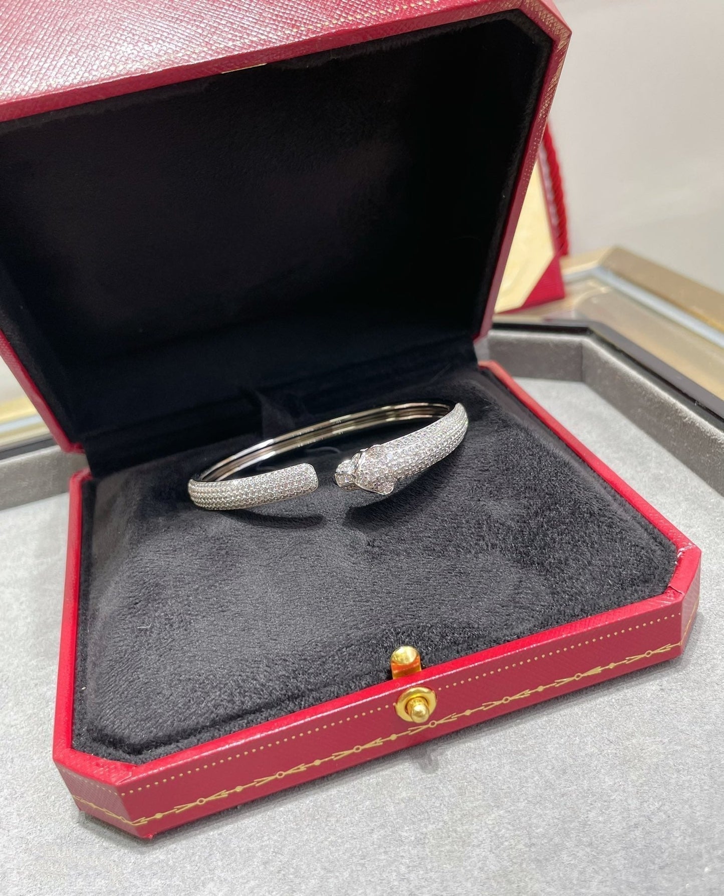 [Baslove] PANTHERE OFFENES ARMBAND MIT VOLLEN DIAMANTEN